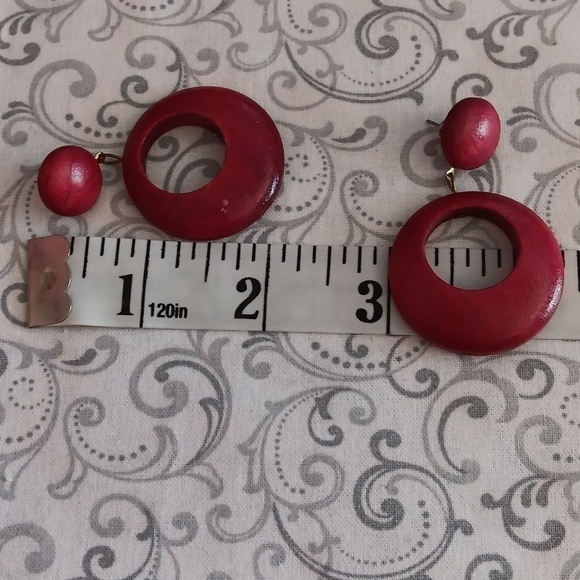 Vintage Red Dangle Circle Earrings - Picture 2 of 5
